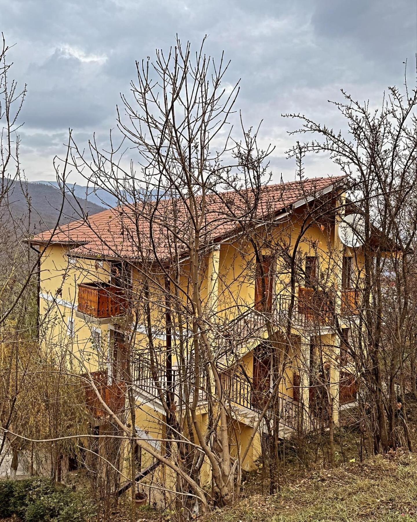 Verin Tun Dilijan Exteriör bild